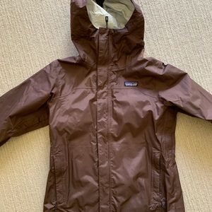 Patagonia wind breaker/ rain jacket